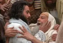 «یوزارسیف و یعقوب» در حال نماز خواندن پشت سر «رهبر انقلاب»