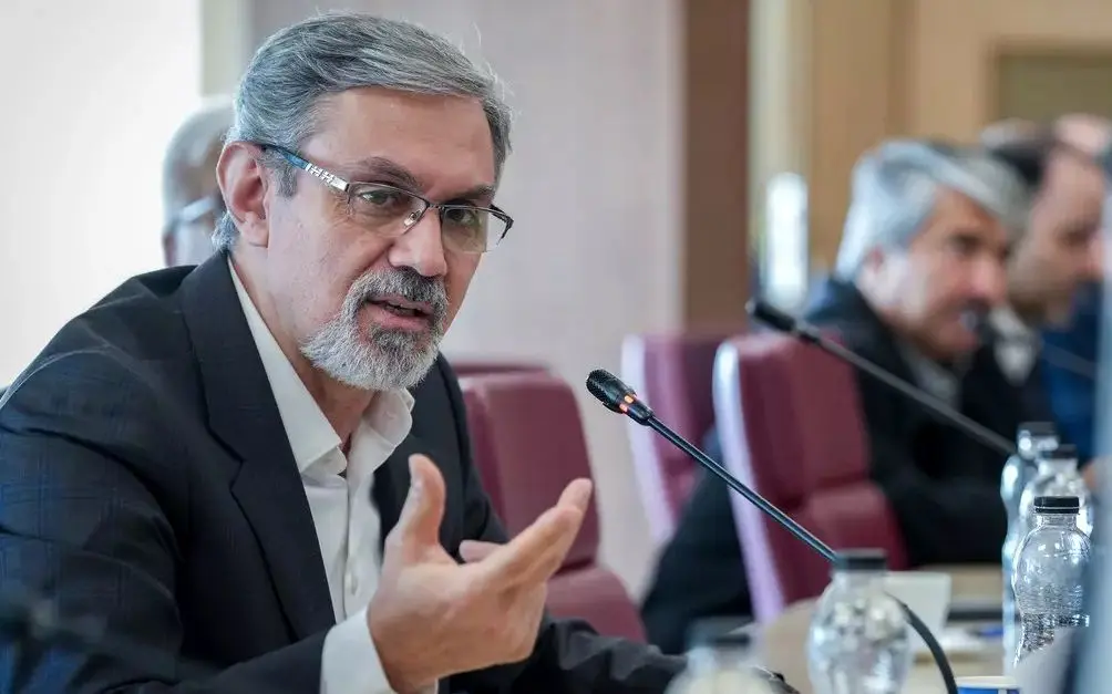 تقاضای زیرمیزی معاون وزیر بهداشت از بیمار به برکناری‌اش منجر شد 