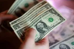 قیمت دلار امروز پنجشنبه 15 مرداد 1405