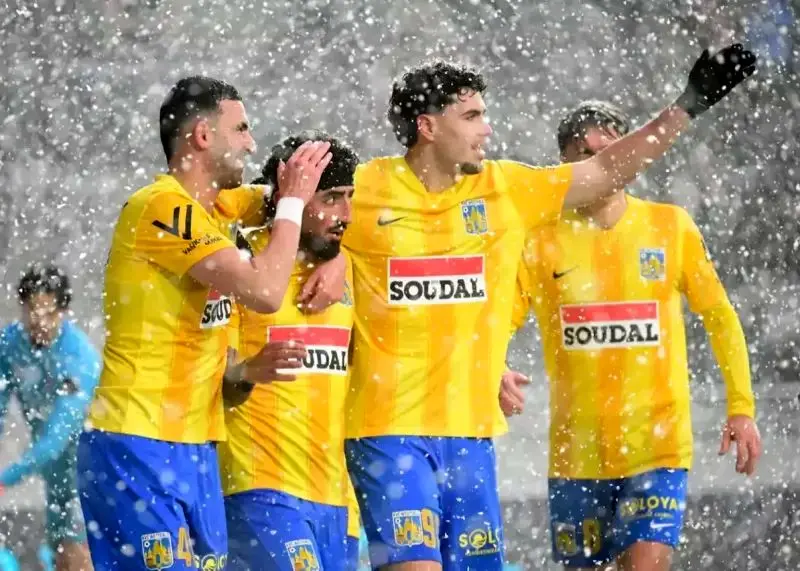 نمایش استثنایی صیادمنش زیر کولاک برف با گل و پاس گل