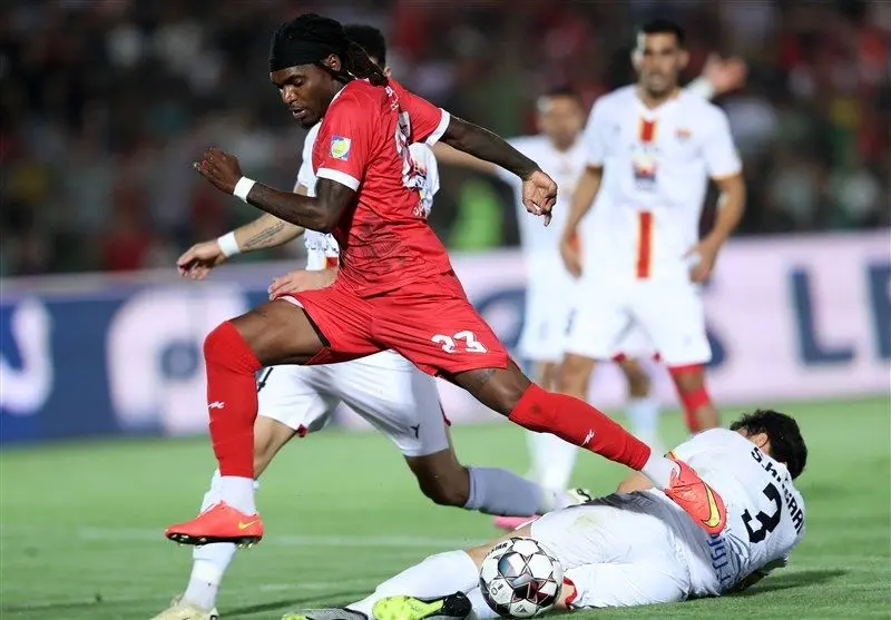  پرسپولیس ۱ - ۱ فولاد خوزستان؛ توقف شاگردان هاشمیان روی اعصاب هواداران