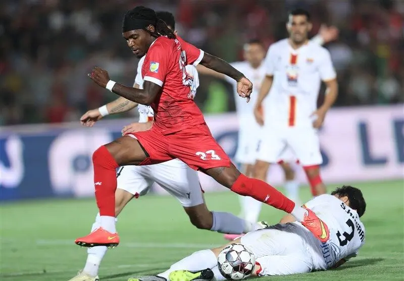  پرسپولیس ۱ - ۱ فولاد خوزستان؛ توقف شاگردان هاشمیان روی اعصاب هواداران