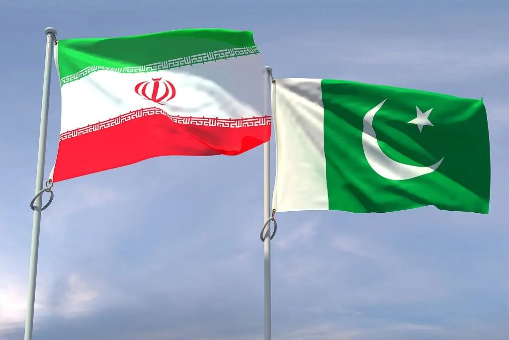 وزیر کشور پاکستان در تهران است؟

