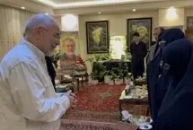تصاویری از قالیباف در منزل شهید علی لاریجانی