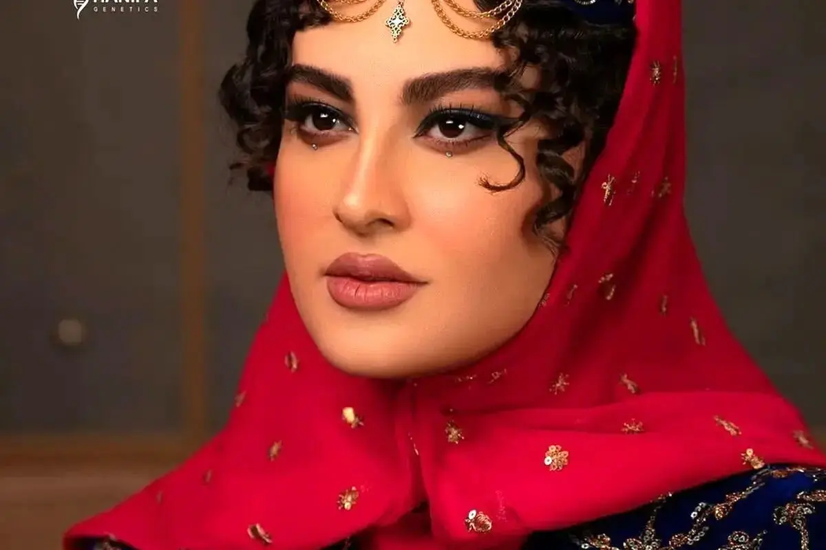  شعرخوانی زیبای مریم مومن با حس و حال شب یلدا