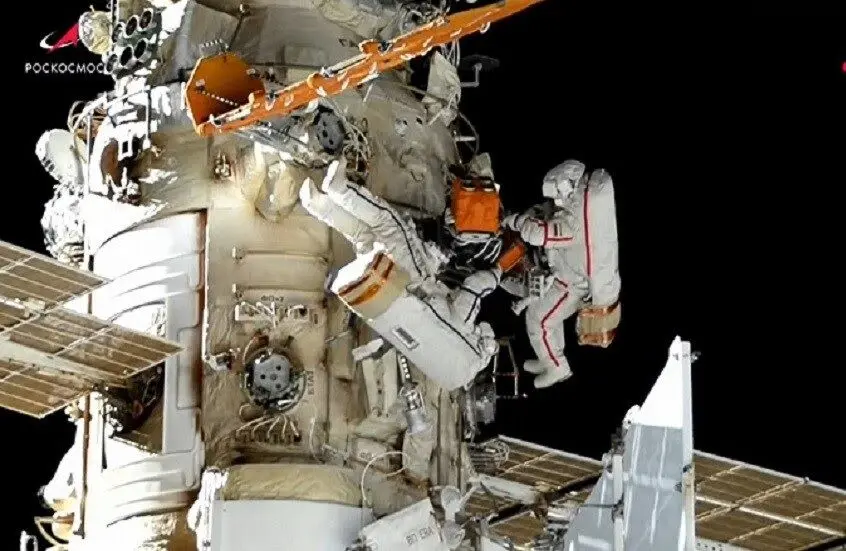 دستاورد بلوری کیهان نوردان روس در فضا