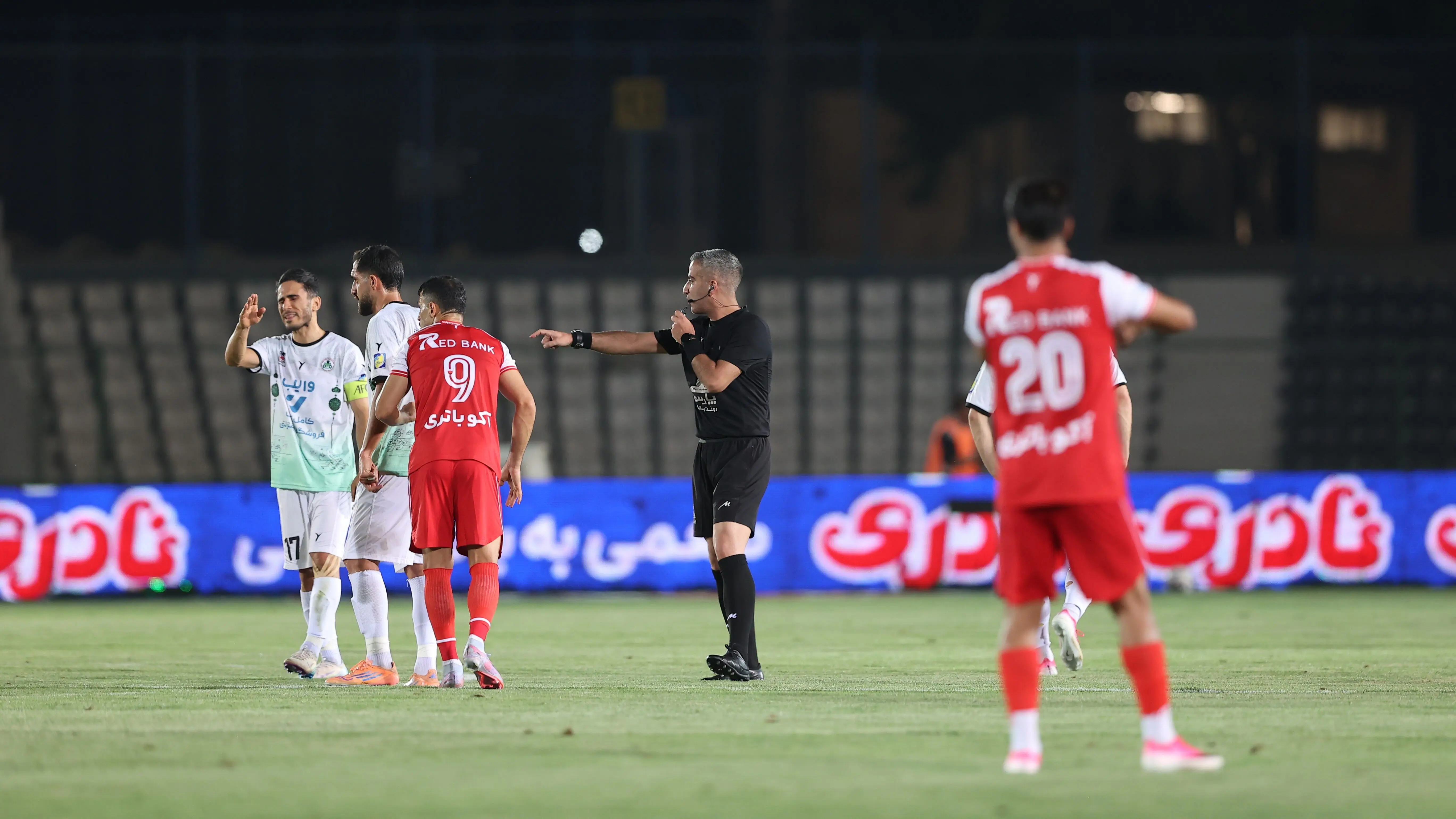 طلب ذوب‌آهن از پرسپولیس؛ گل علیپور آفساید بود!