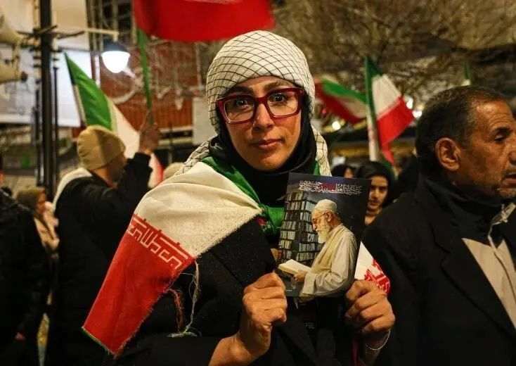 تصاویر؛ حاشیه و متن تجمعات خیابانی در ایران 12 فروردین