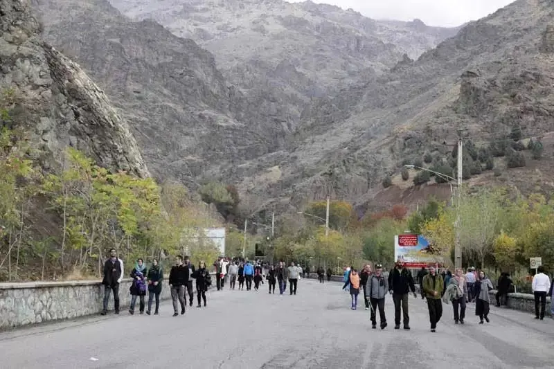 تهران دفن شده در زیر دود و آلودگی، از نمای قله توچال