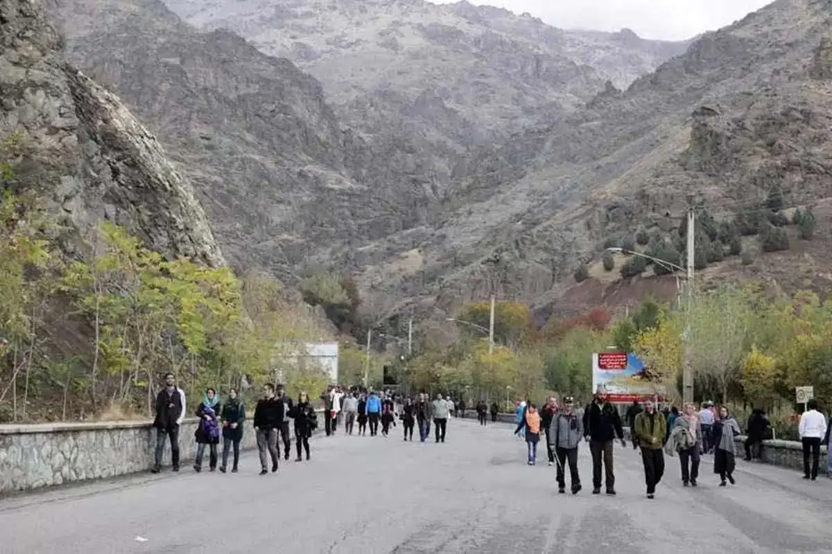 تهران دفن شده در زیر دود و آلودگی، از نمای قله توچال