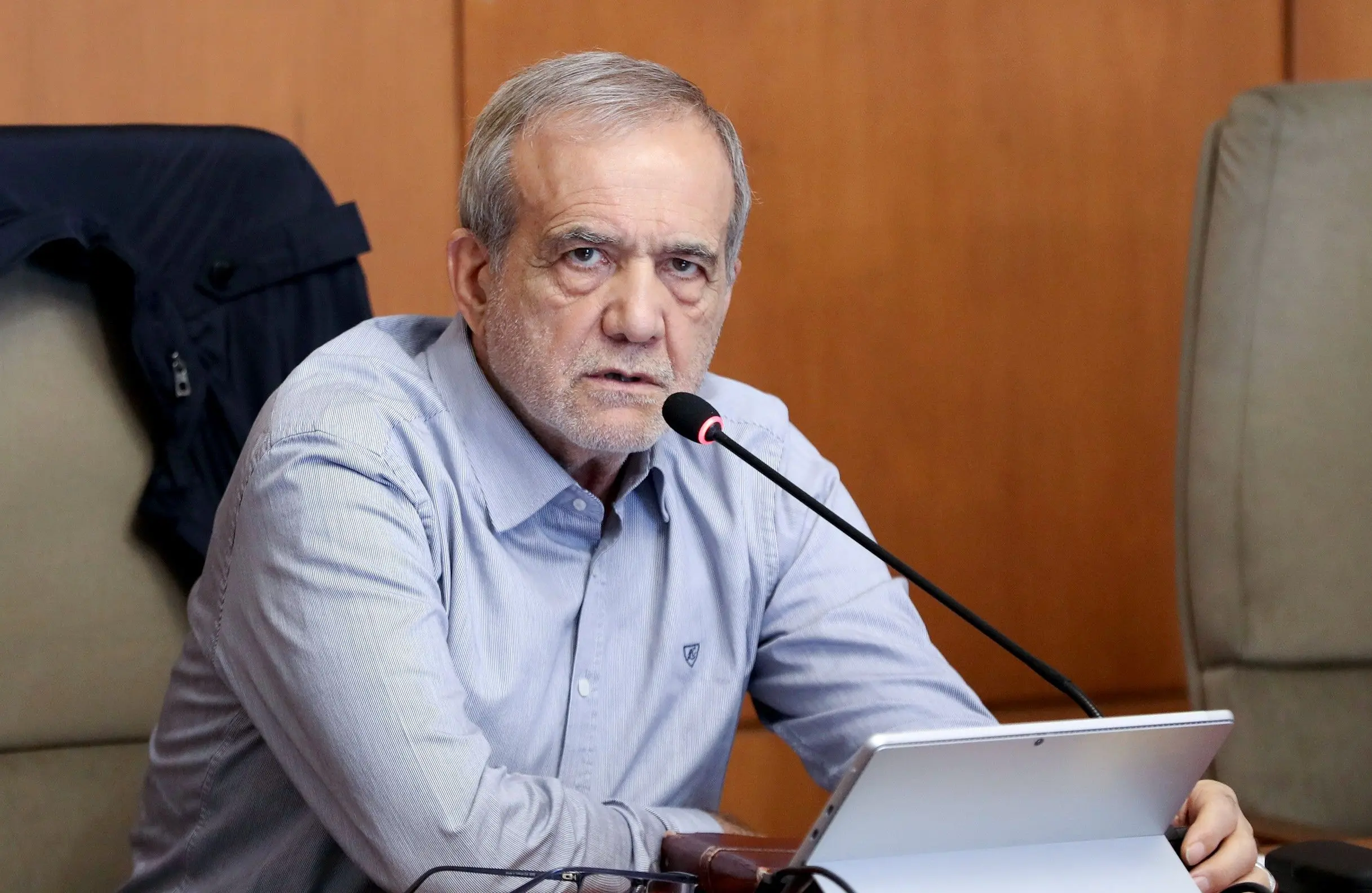 توضیح پزشکیان در مورد حاشیه‌های انتصاب سقاب اصفهانی 