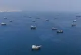 زمین فوتبال شگفت‌انگیز در نزدیکی تنگه هرمز