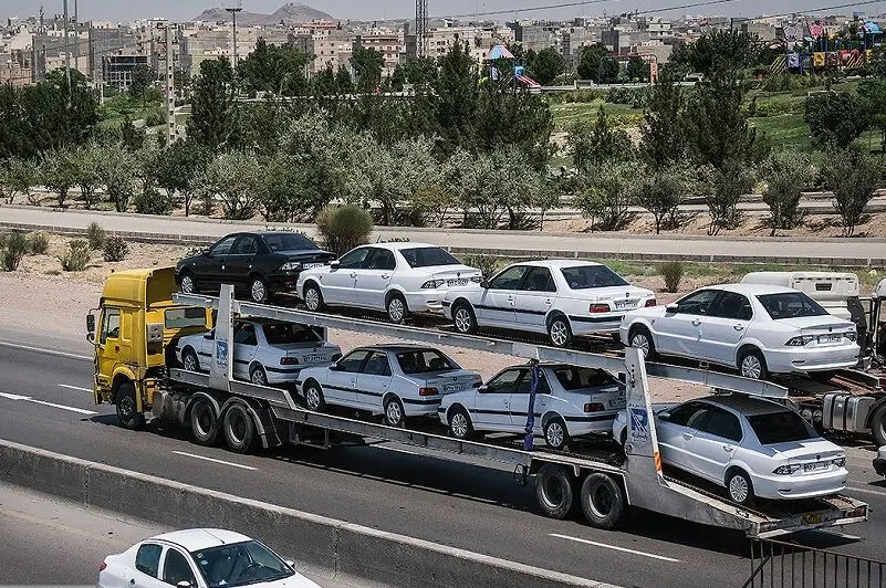 خودروسازان چند بار در سال می‌توانند گران کنند؟