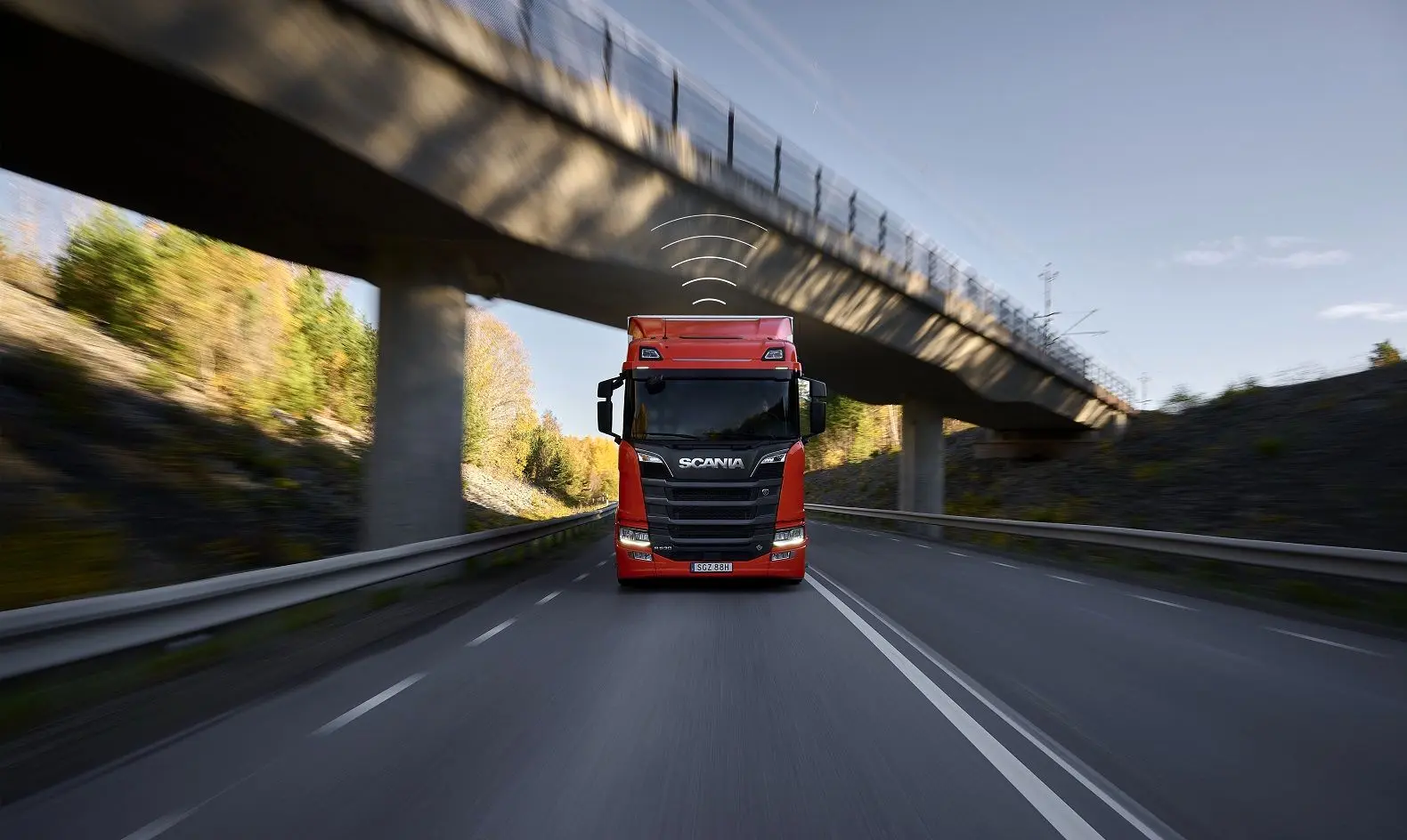 وحشت آفرینی راننده کامیون مست در بزرگراه