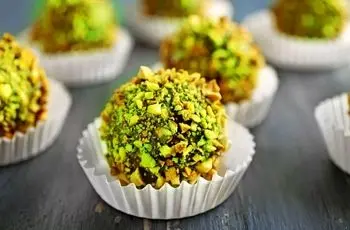 طرز تهیه شیرینی ملکه پسته