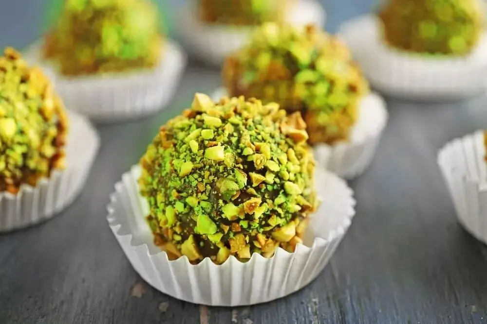 طرز تهیه شیرینی ملکه پسته
