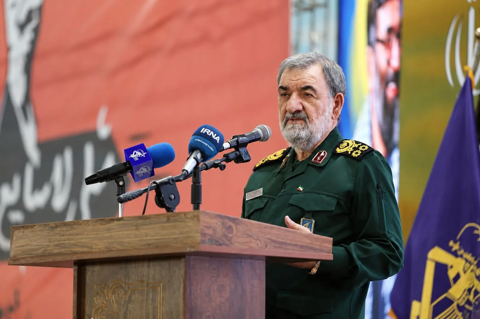 انتقاد قدیمی محسن رضایی به سعید جلیلی: کشور با شعار اداره نمی‌شود