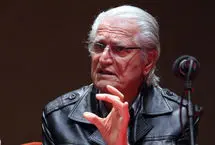 بازگشت پیکر احمد پژمان به ایران