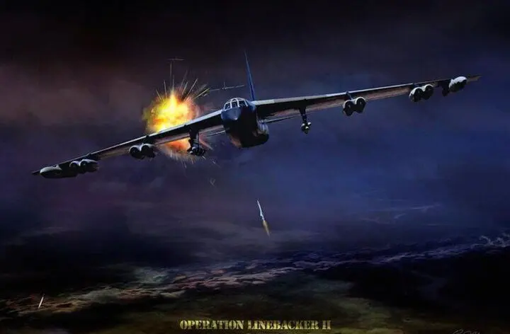 انهدام ۱۵ بمب‌افکن B-52 در بمباران‌های کریسمس ویتنام