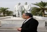 ویدئو؛ ادای احترام عراقچی به یادبود شهید قاسم سلیمانی