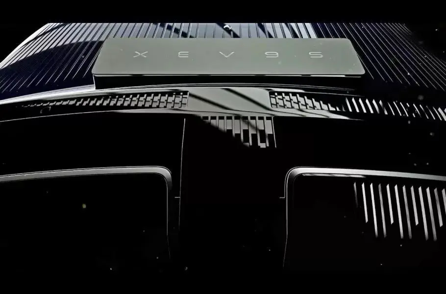 شاسی‌بلند برقی هفت‌نفره ماهیندرا XEV 9S در راه است