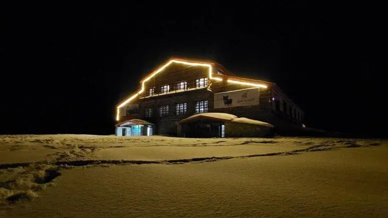 تصویری دل‌انگیز از بارش نخستین برف پاییزی در تهران