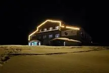 تصویری دل‌انگیز از بارش نخستین برف پاییزی در تهران