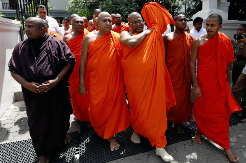 رشد خطرناک افراط‌گرایی: لباس نارنجی‌هایی که از هر قانونی بالاترند