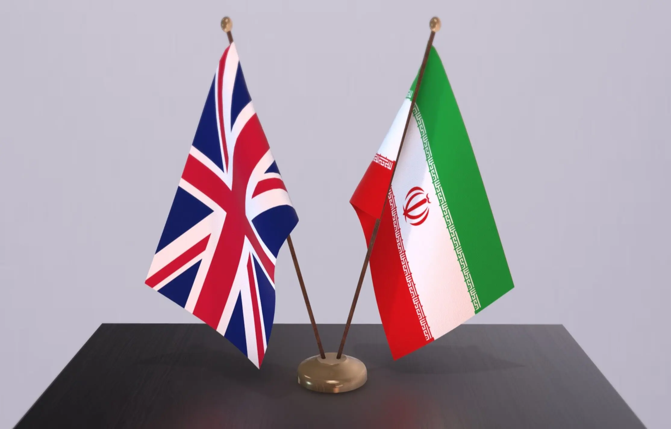 ۳ شهروند ایران بازداشت شده در انگلیس امروز دادگاهی می‌شوند