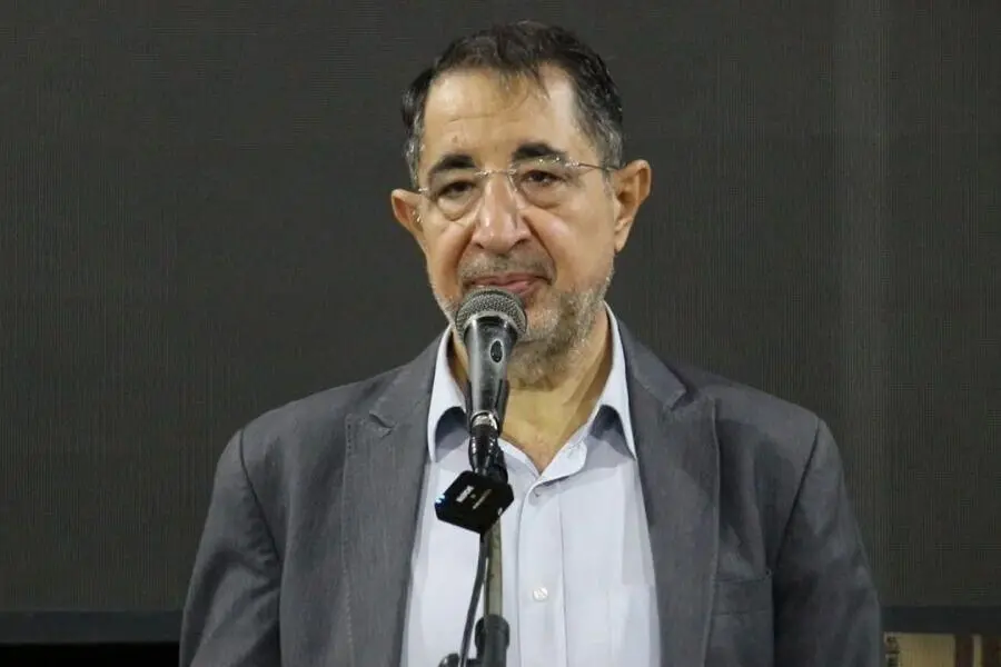 نماینده حزب الله: مقاومت سلاح‌اش را زمین نمی‌گذارد