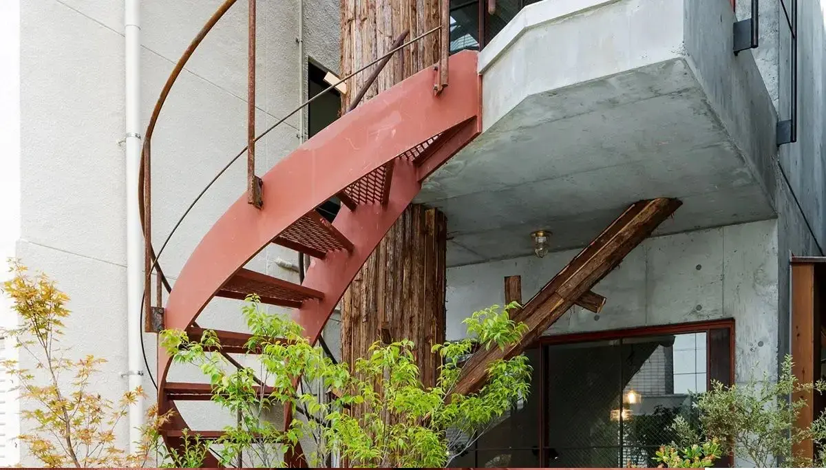 معمار ژاپنی با ایده‌ای خلاقانه زمین ۳۹ متری را به شاهکار معماری تبدیل کرد