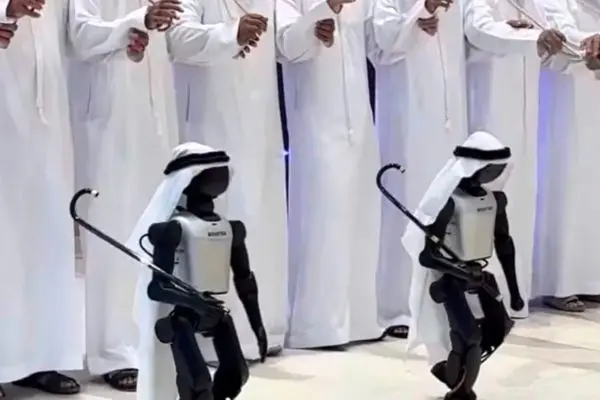 رقص ربات‌ها در امارات؛ ترکیبی از سنت و تکنولوژی