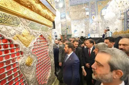 تصاویری از حضور نخست‌وزیر عراق در حرم حضرت زینب(س)