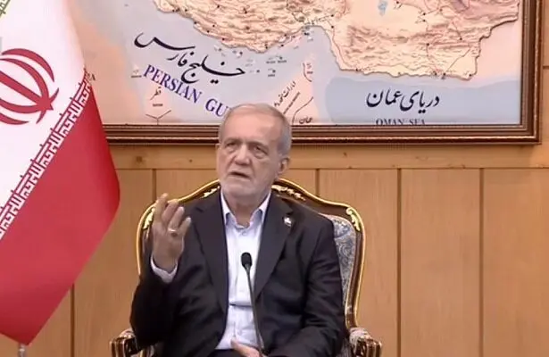 دوچرخه سواری پزشکیان در مسیر سلامت اصفهان