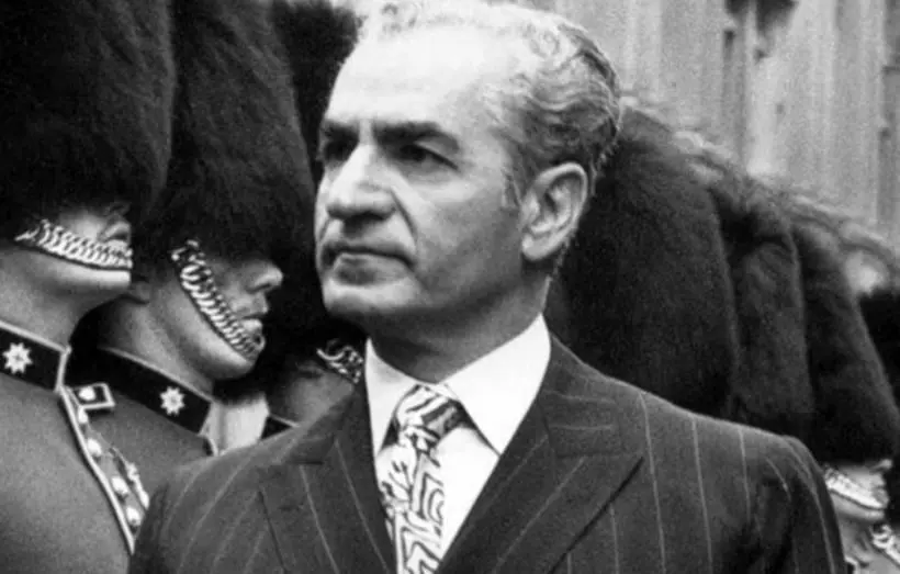 ۵۸ سال پیش: محمدرضا پهلوی پشت فرمان اولین پیکان ایرانی