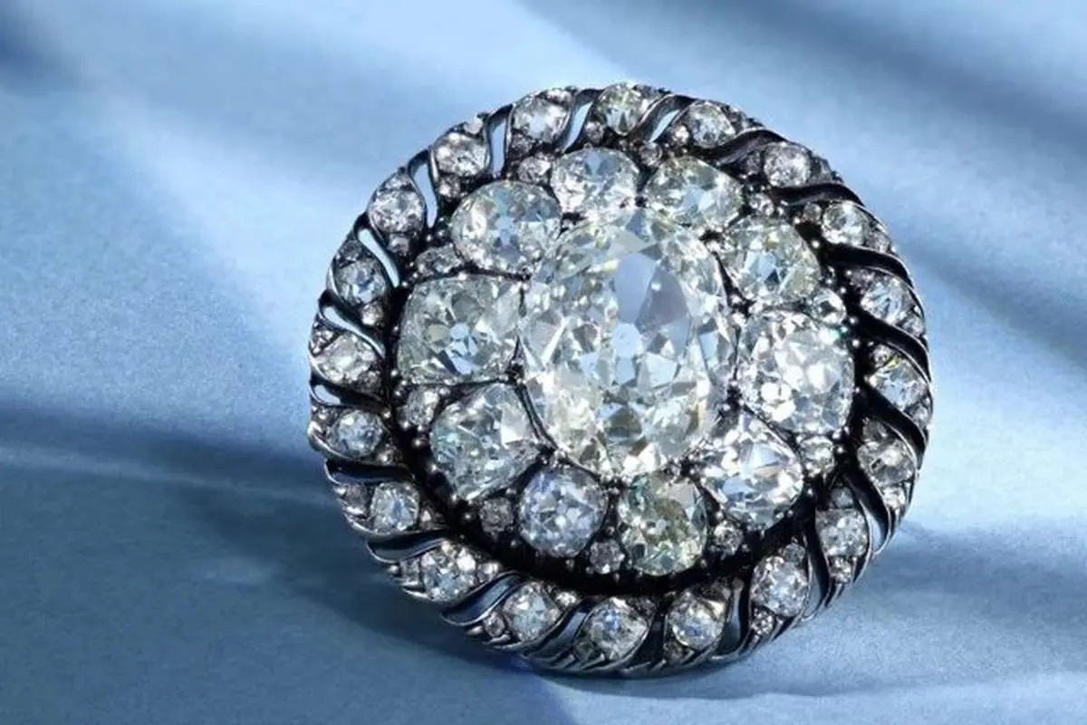 جواهر «ناپلئون» حراج می‌شود