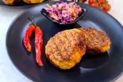 باکوان مرغ و سبزیجات؛ کوکو خوشمزه از خیابان‌های اندونزی 

