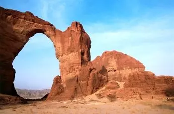 تفال به حافظ یکشنبه 25 خرداد ۱۴۰۴؛ ای سرو ناز حسن که خوش می‌روی به ناز....