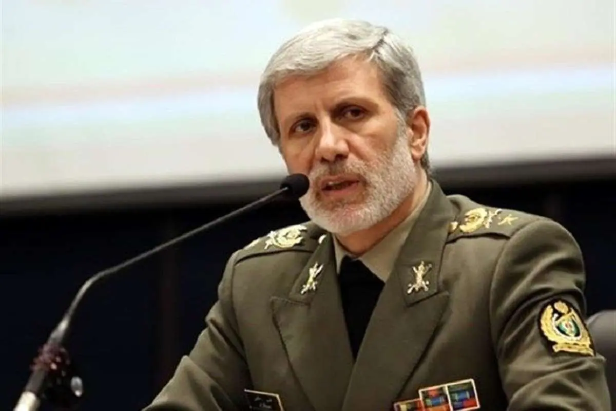 فرمانده کل ارتش: راهی جز قوی شدن و مقتدر شدن نداریم / ما نیازمند ارتش قدرتمند برای حفاظت از ملتمان هستیم