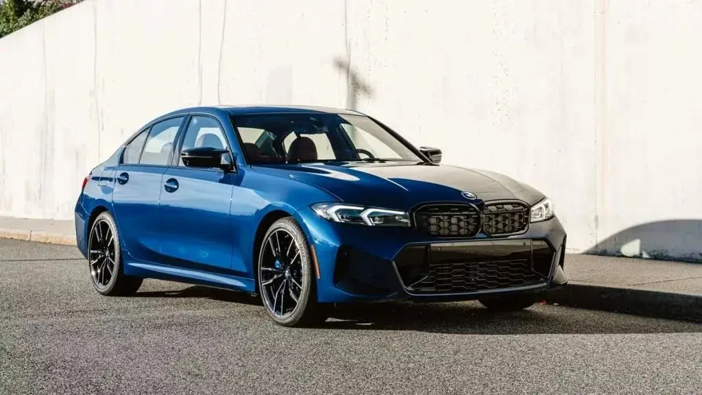 بی‌ام‌و M340i 50 Jahre Edition با رنگ‌های نوستالژیک معرفی شد