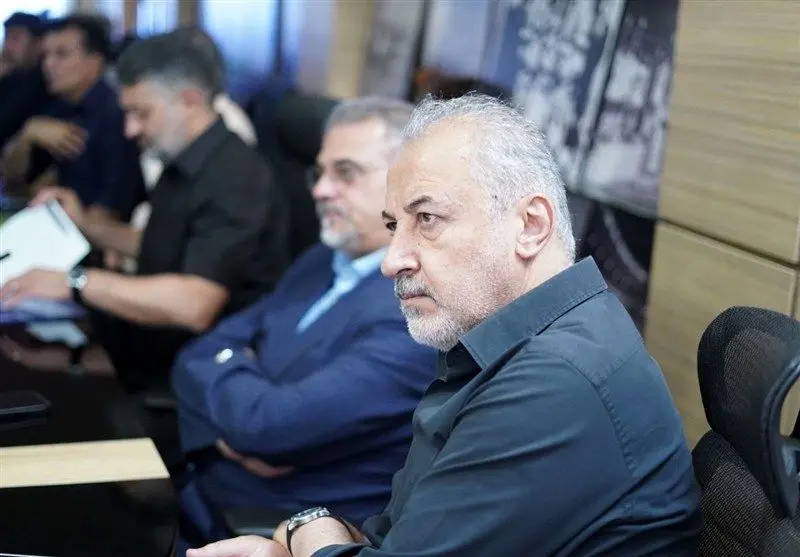 حاشیه‌های بازی پرسپولیس-فجرسپاسی؛ هواداران همچنان بر ضد درویش