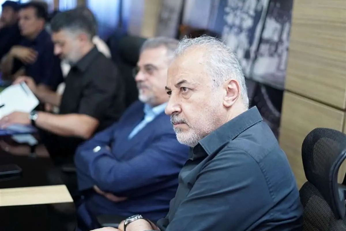 حاشیه‌های بازی پرسپولیس-فجرسپاسی؛ هواداران همچنان بر ضد درویش