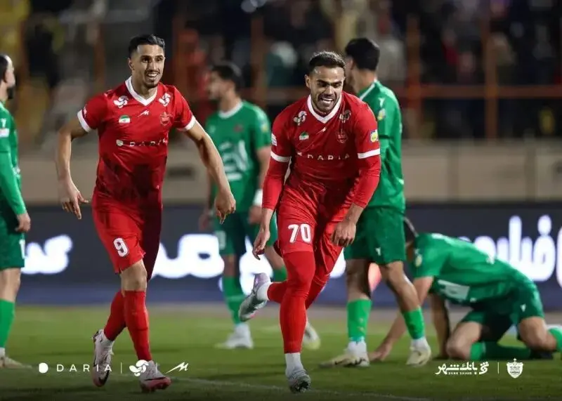 واکنش اورونوف به تشویق شدن توسط هواداران