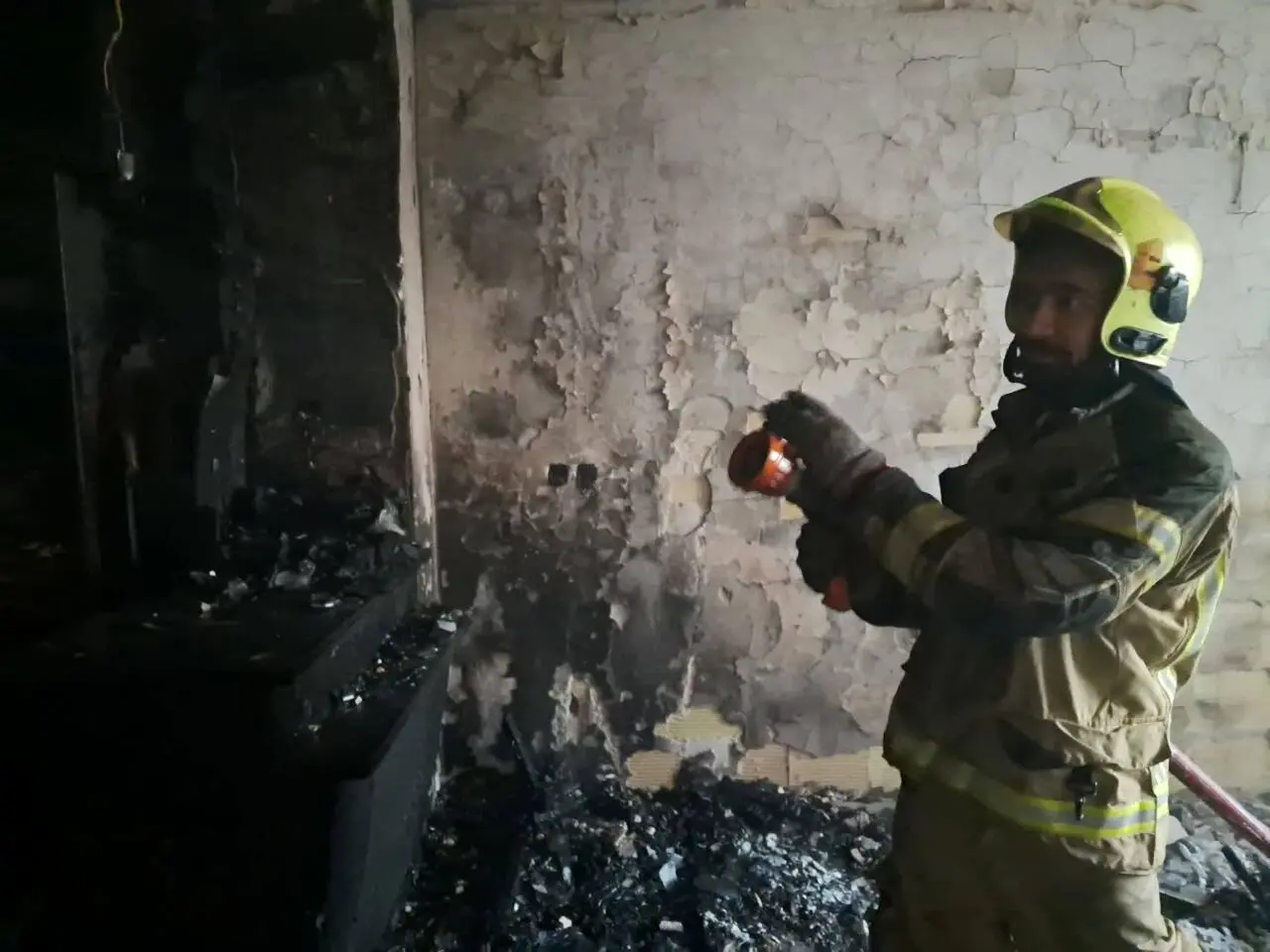 آتش سوزی مرگبار در نعمت آباد تهران/  ۱۵ نفر نجات یافتند