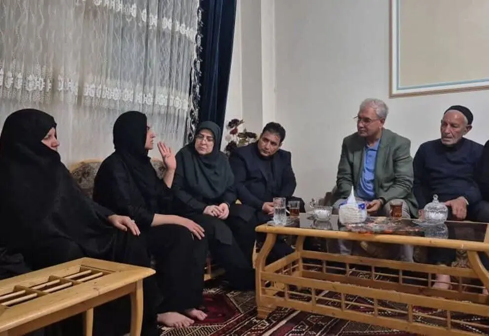 چرا سخنگوی دولت و دختر پزشکیان به خانه الهه حسین‌نژاد رفتند؟