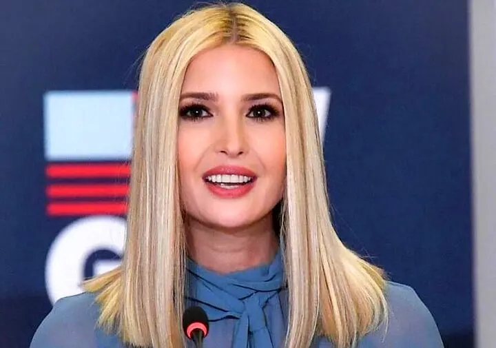  «ایوانکا ترامپ» در کنار پدر و مادرخوانده‌اش در یک هواپیمای شخصی؛ سال 1368