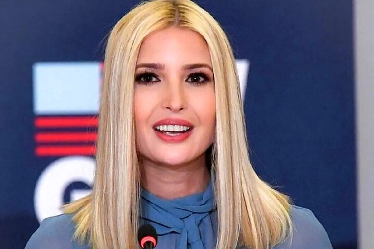  «ایوانکا ترامپ» در کنار پدر و مادرخوانده‌اش در یک هواپیمای شخصی؛ سال 1368