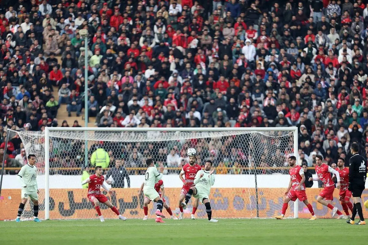 تلاش پرسپولیس برای بدون تماشاگر شدن بازی با تراکتور