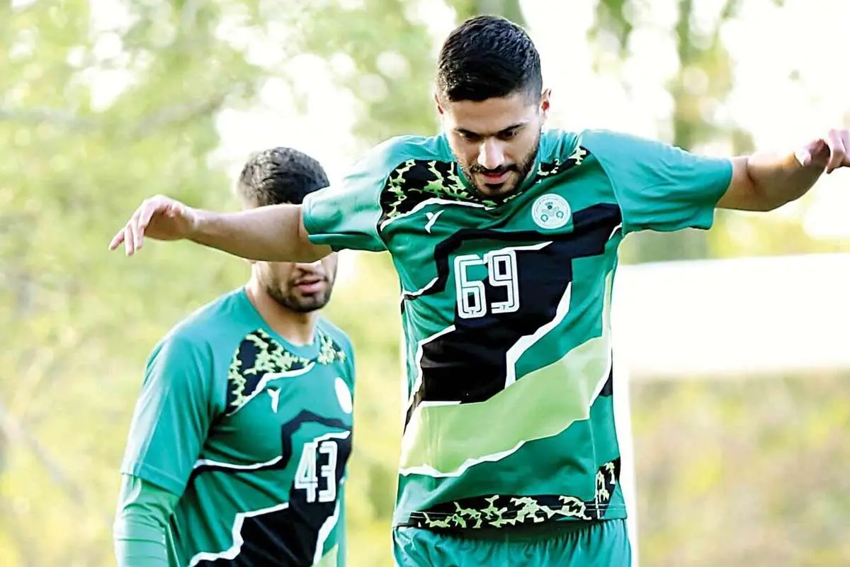 محرومیت ۲۰ روزه مدافع پرسپولیسی به خاطر اعتراض به قطعی برق!