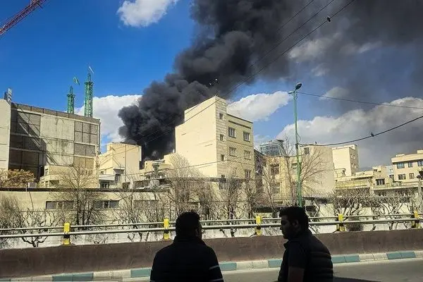 تصاویر؛ حمله به ستاد فرماندهی انتظامی تهران 